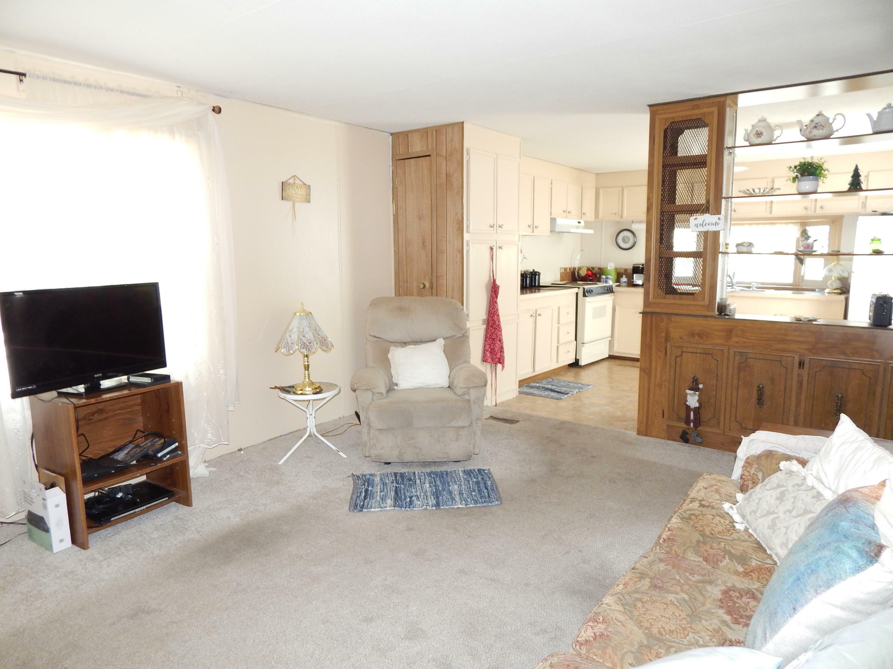 Property Photo: 22071 Highway 62 # 33 OR 97539