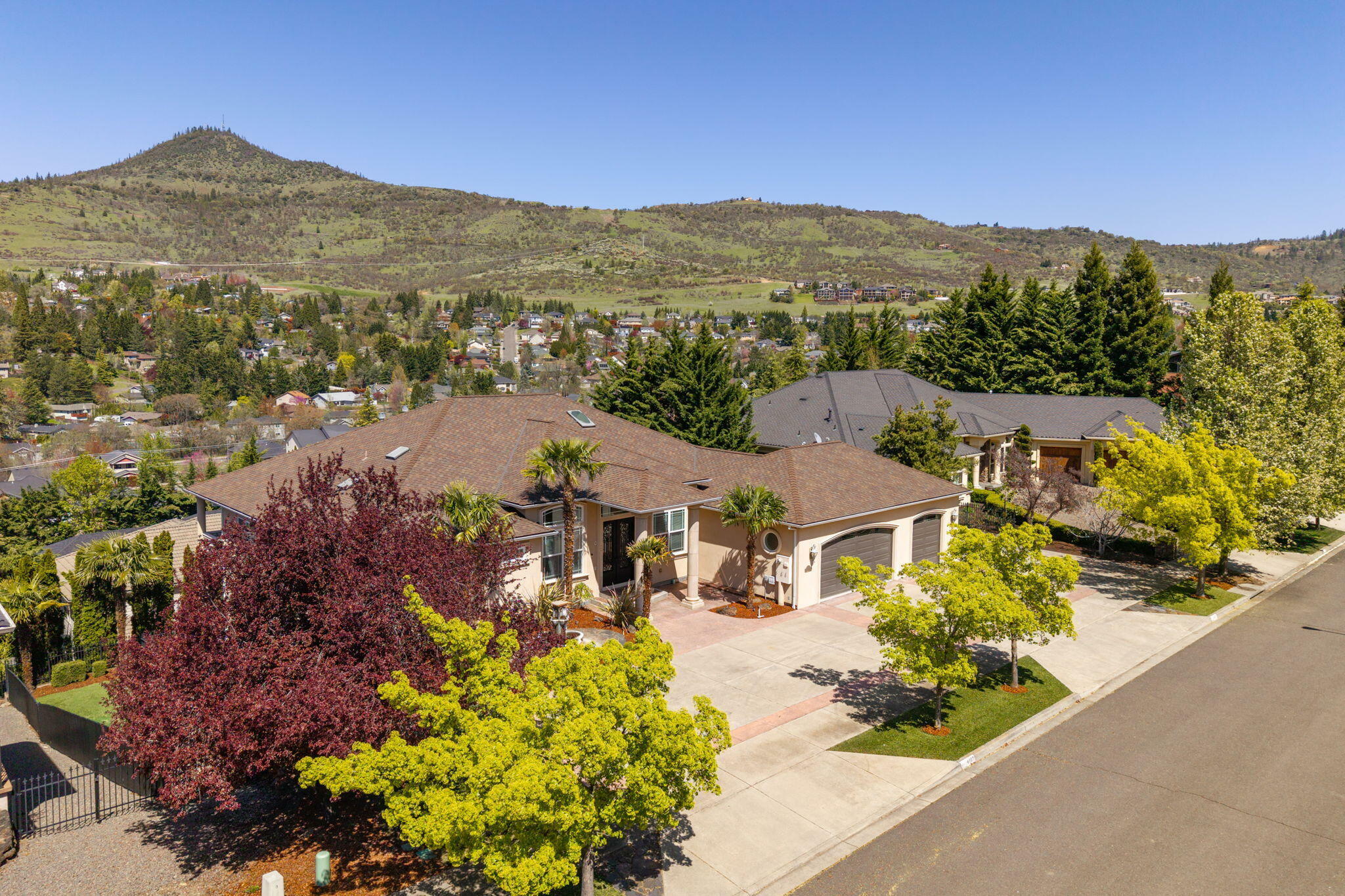 Property Photo:  107 Monterey Drive  OR 97504 