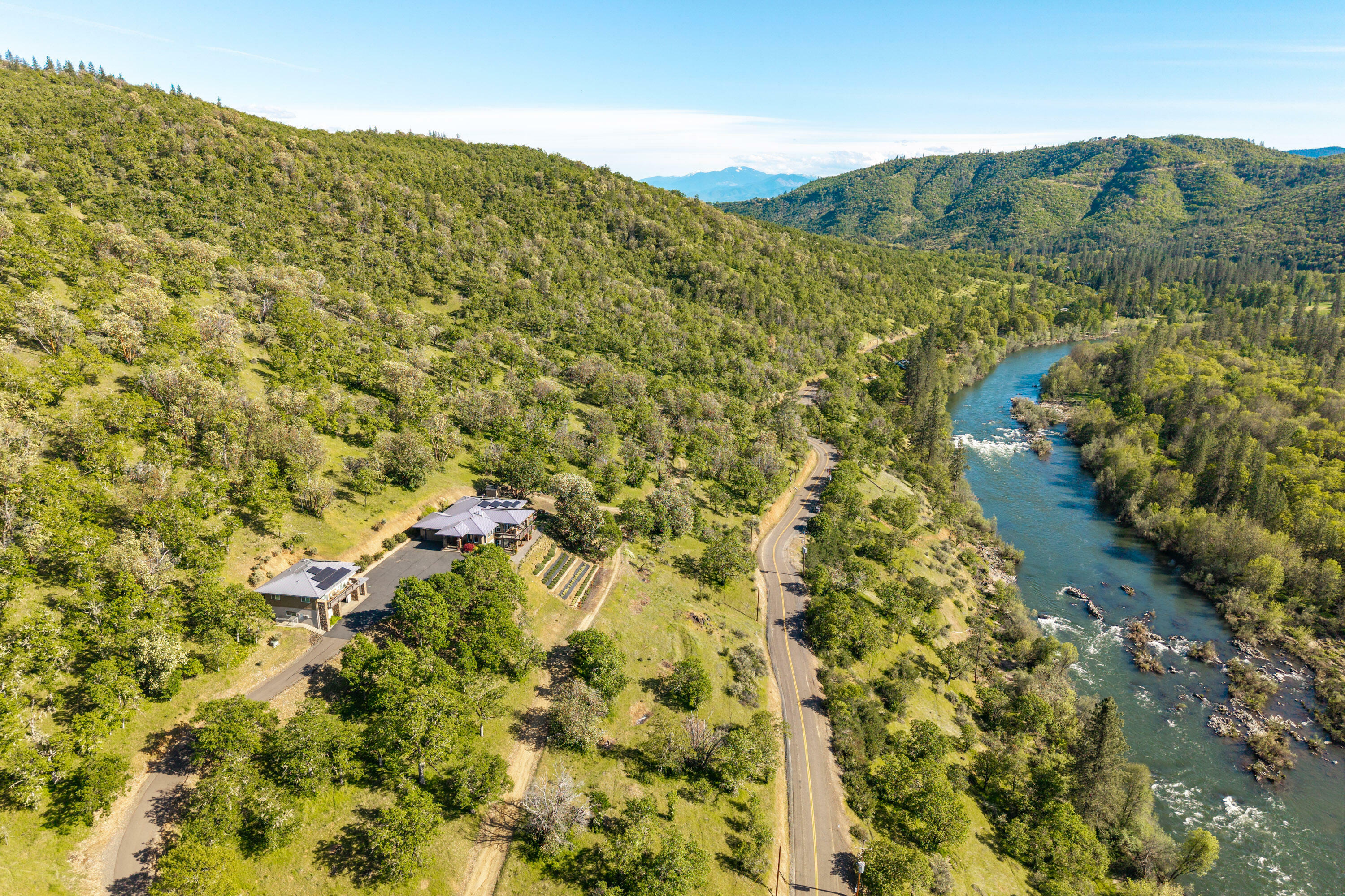 Property Photo: 9300 John Day Drive OR 97525