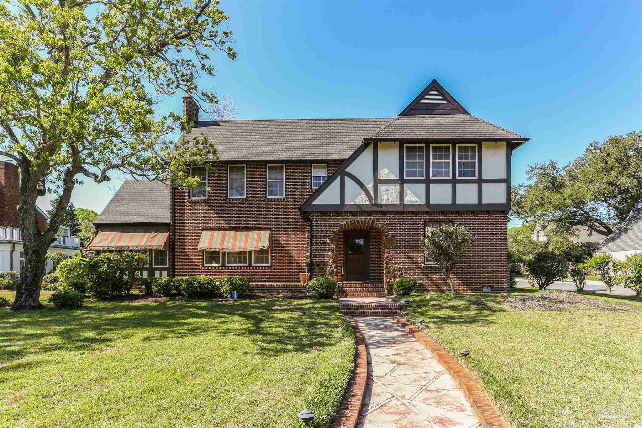 Property Photo: 2020 E Mallory St FL 32503