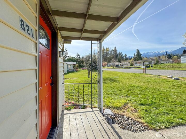 Property Photo: 821 W 12th Street WA 98363