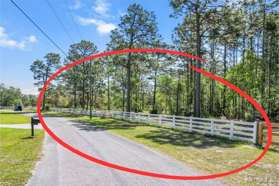 Property Photo: 5400 W Conestoga Street FL 34465