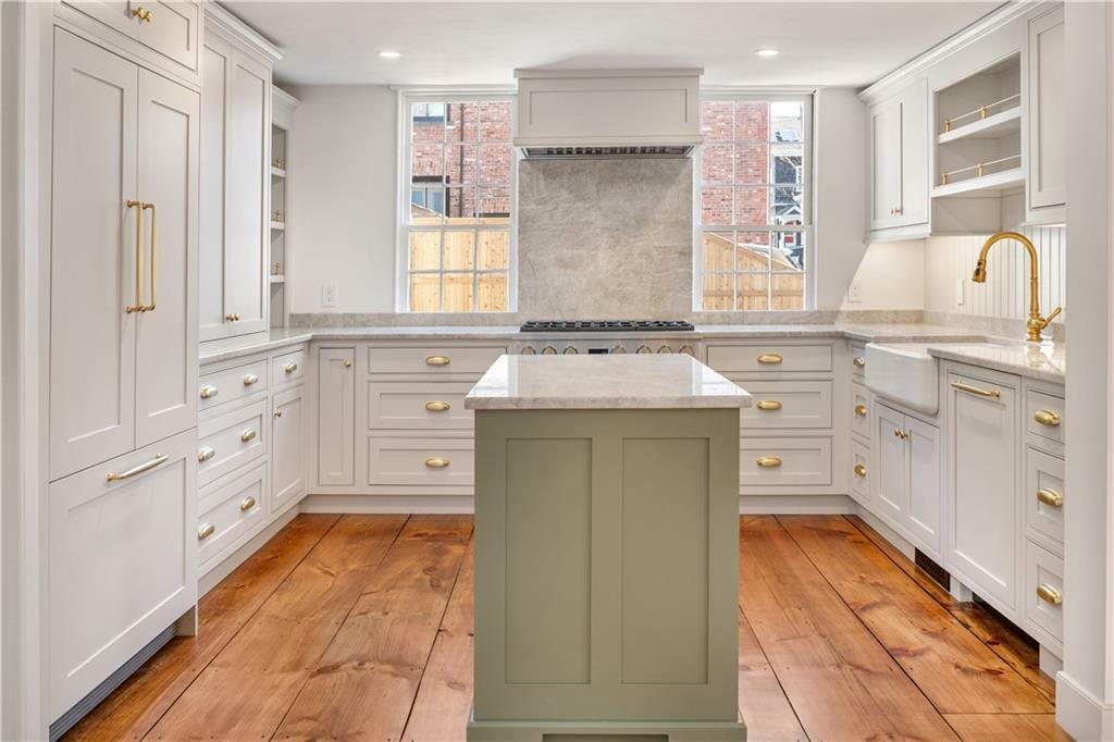 108 Prospect Hill Street  Newport RI 02840 photo