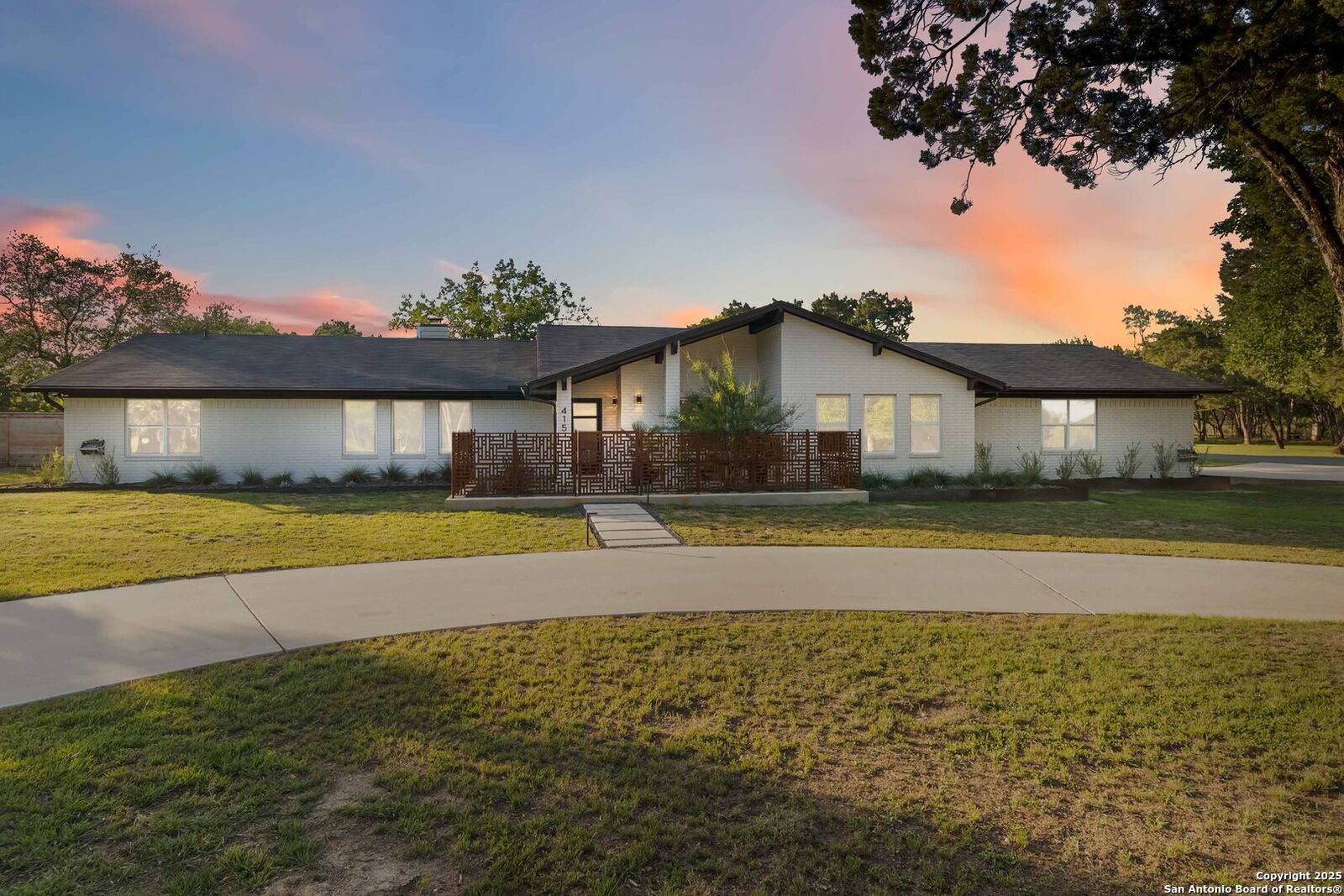 Property Photo: 415 Windsor TX 78132