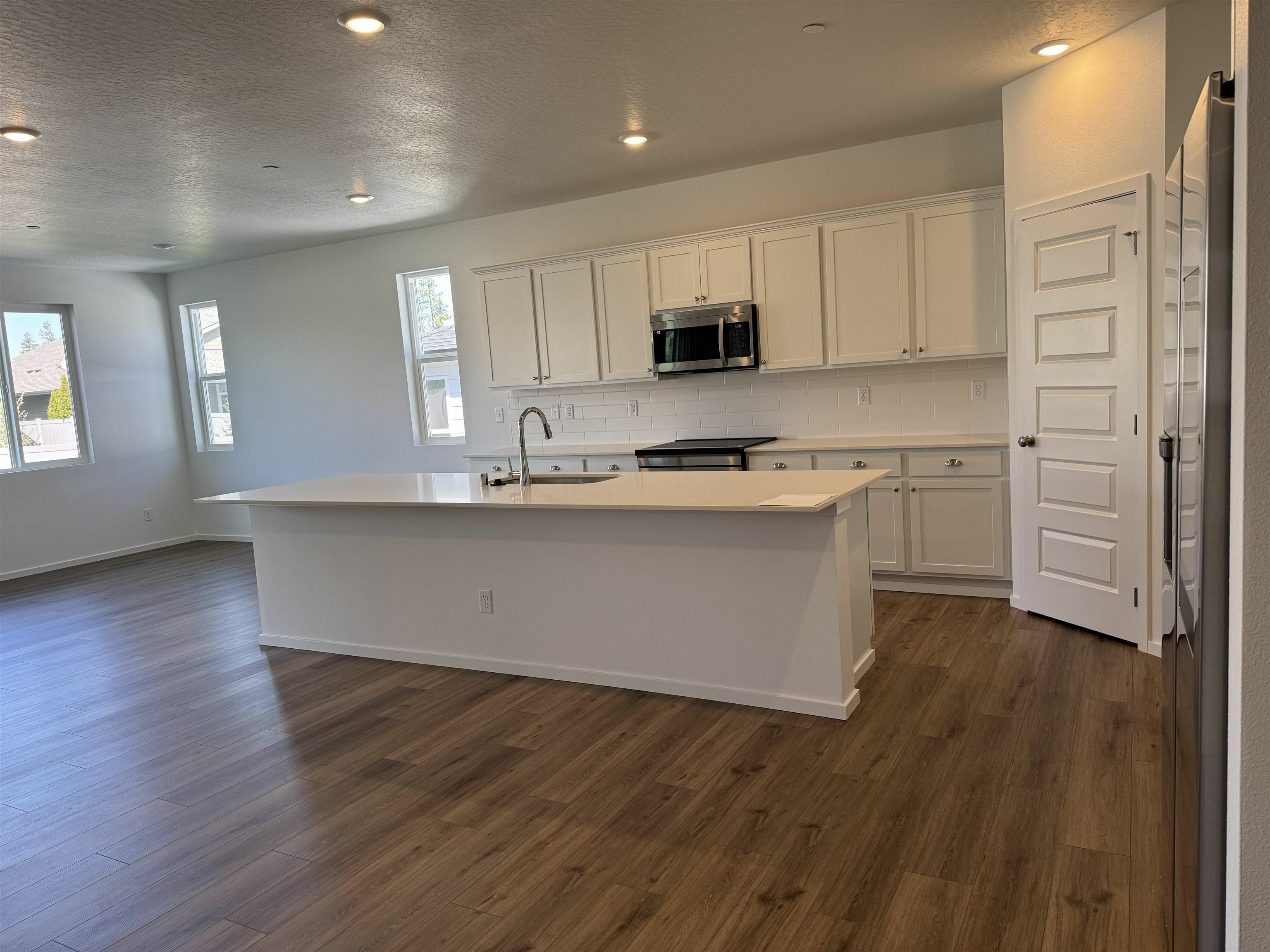 Property Photo: 7164 S Boulder Ridge Dr WA 99224