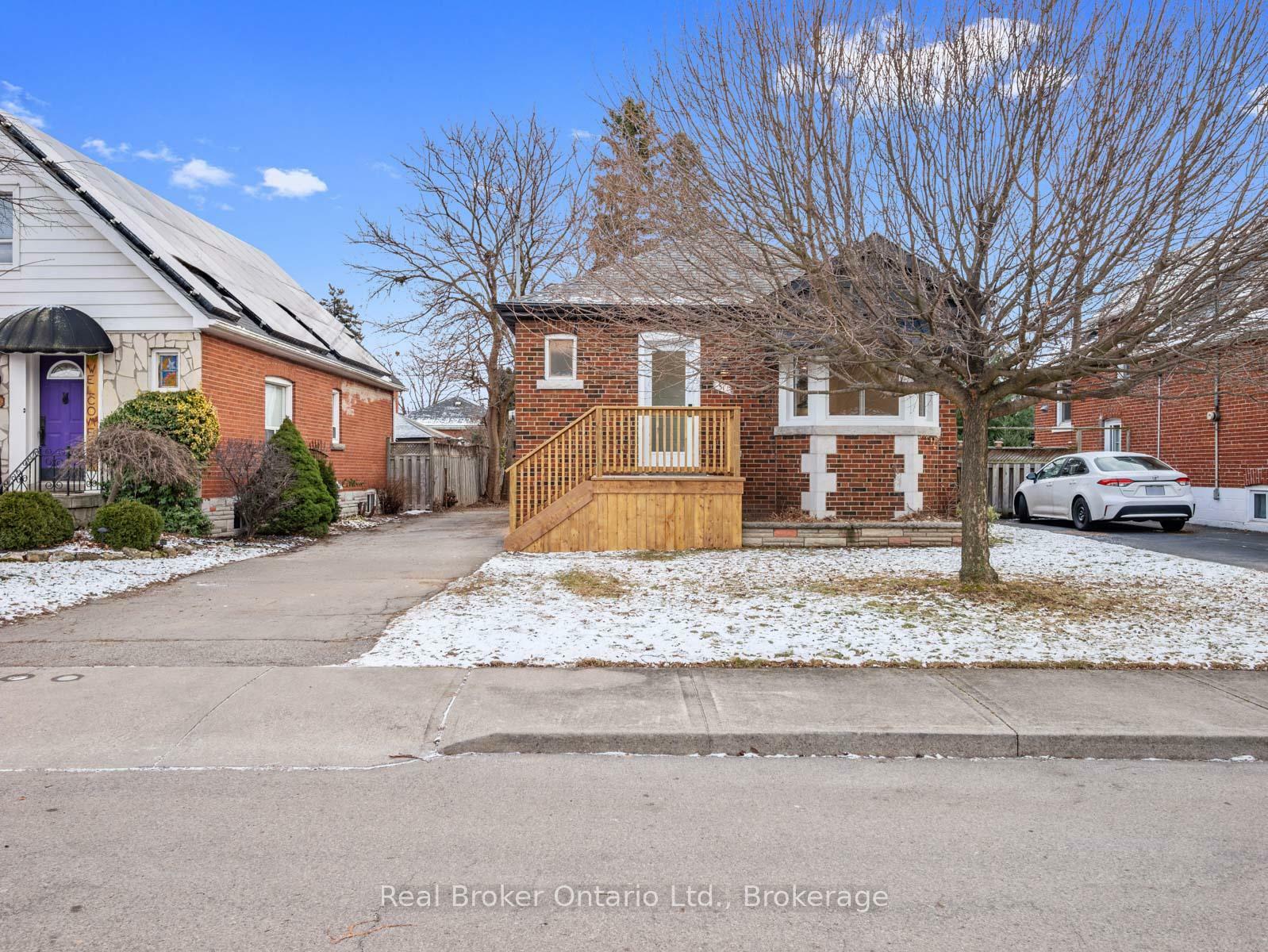 Property Photo: 51 Woodbridge Road ON L8K 3C8
