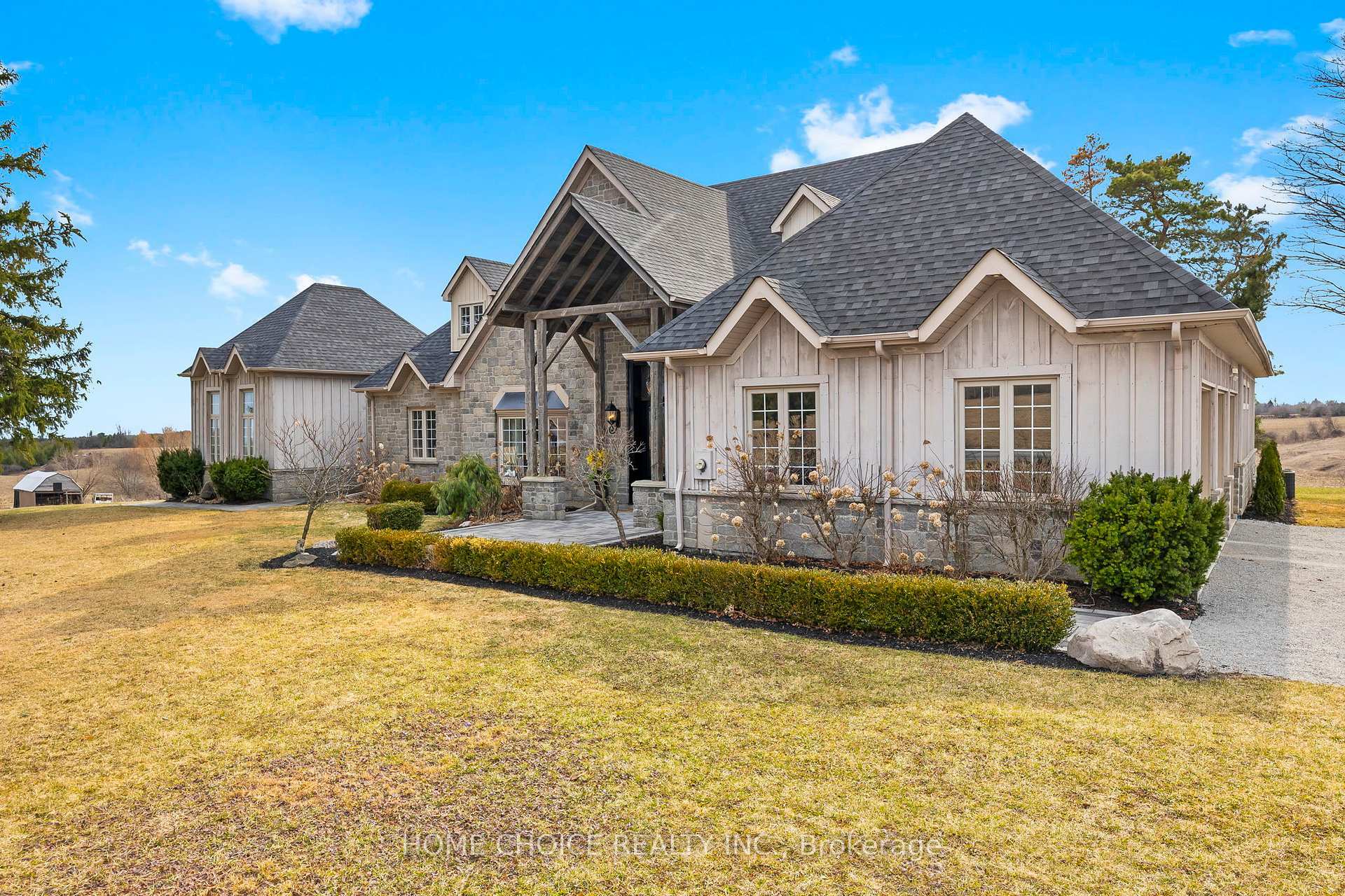 Photo de la propriété:  5038 Thornton Road N  ON L1H 7K4 