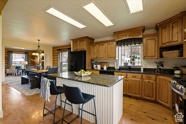 Property Photo: 605 W 100 S UT 84042