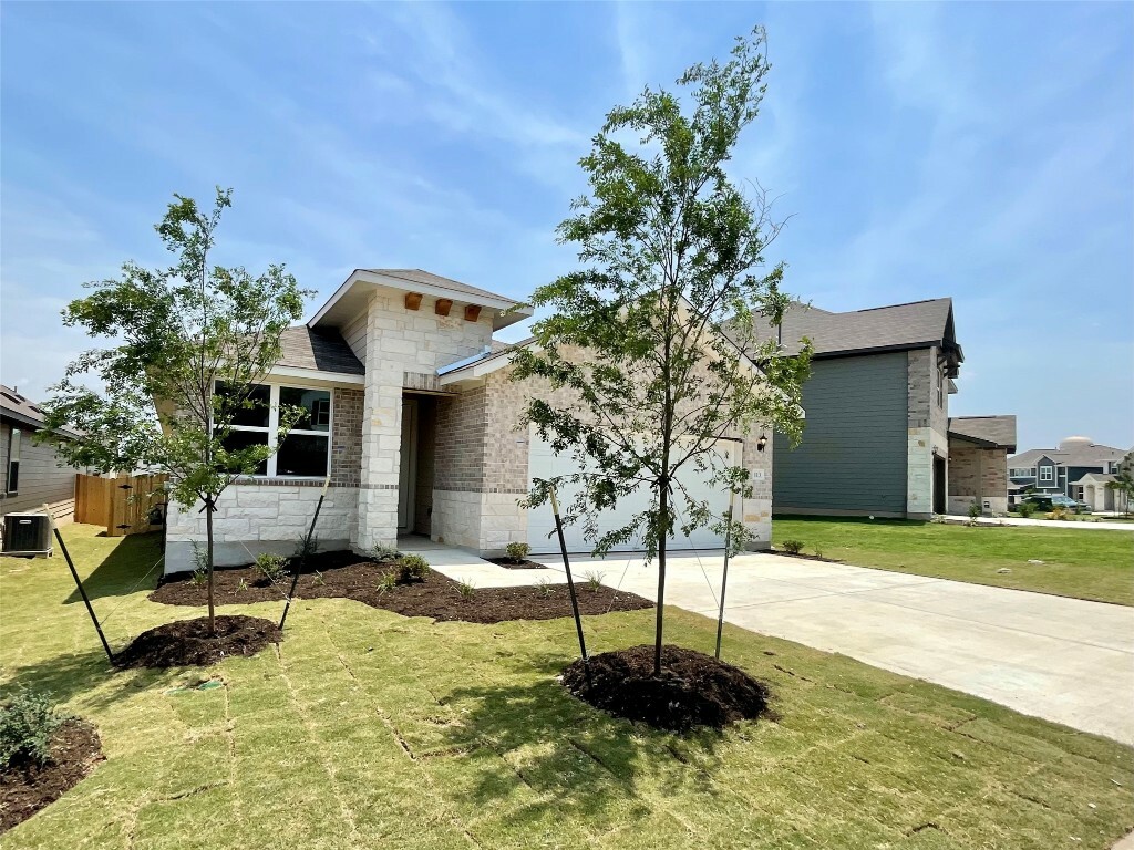 Property Photo: 113 Brislecone Pass TX 78634