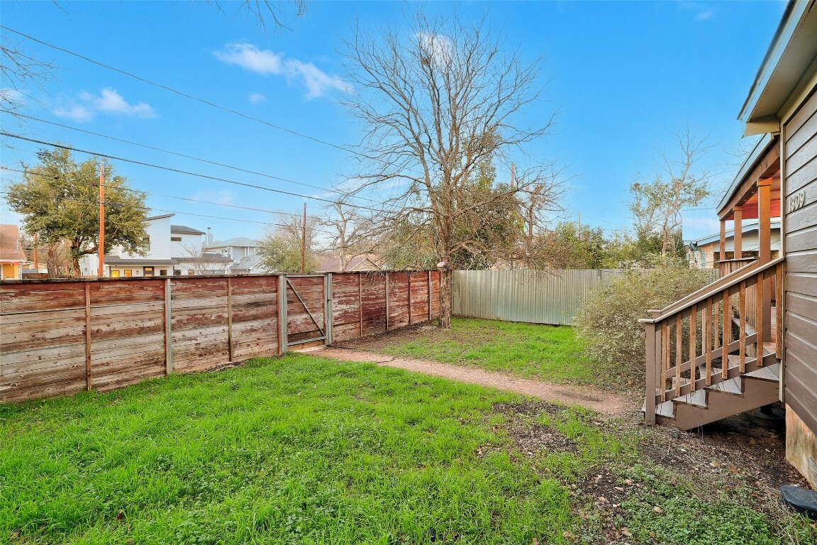 Property Photo: 1309 E 13th Street TX 78702