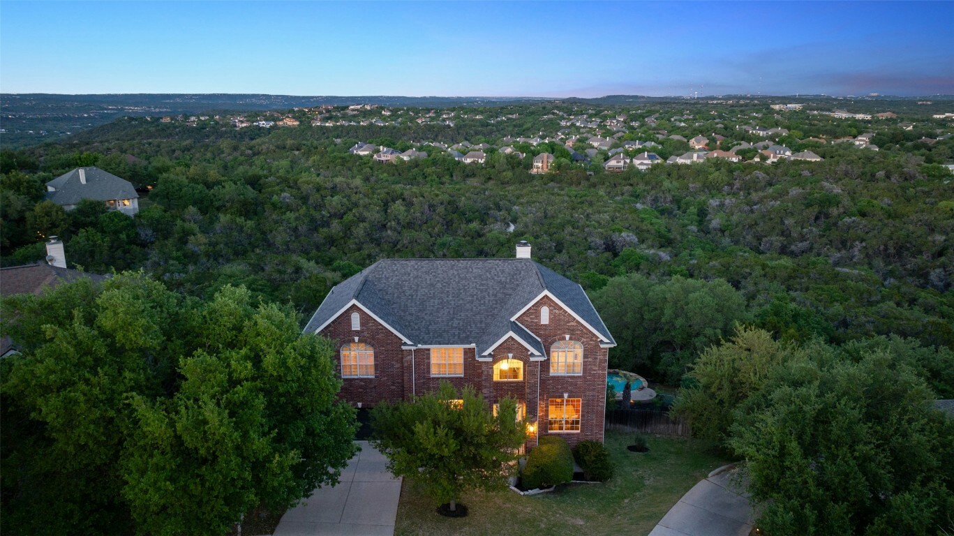 Property Photo: 12400 Fairfax Ridge Place TX 78738