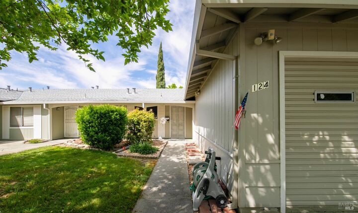 124 Monterey Drive  Vacaville CA 95687 photo