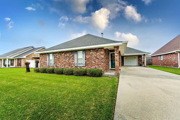 228 Leighton Dr  Thibodaux LA 70301 photo
