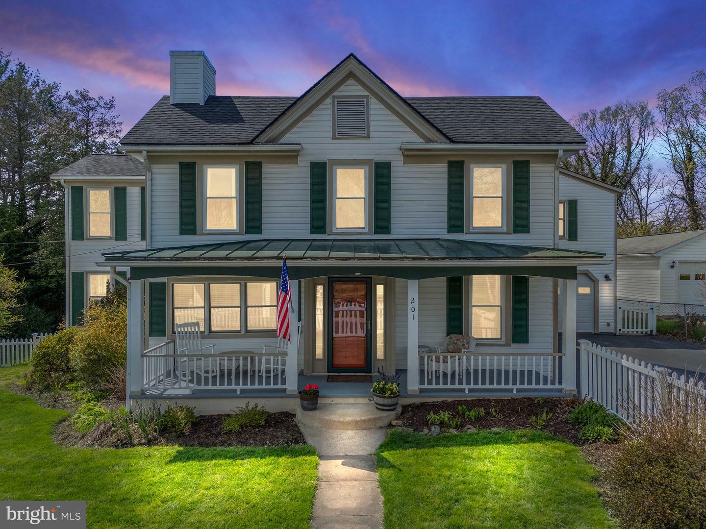 Property Photo: 201 N 33rd Street VA 20132