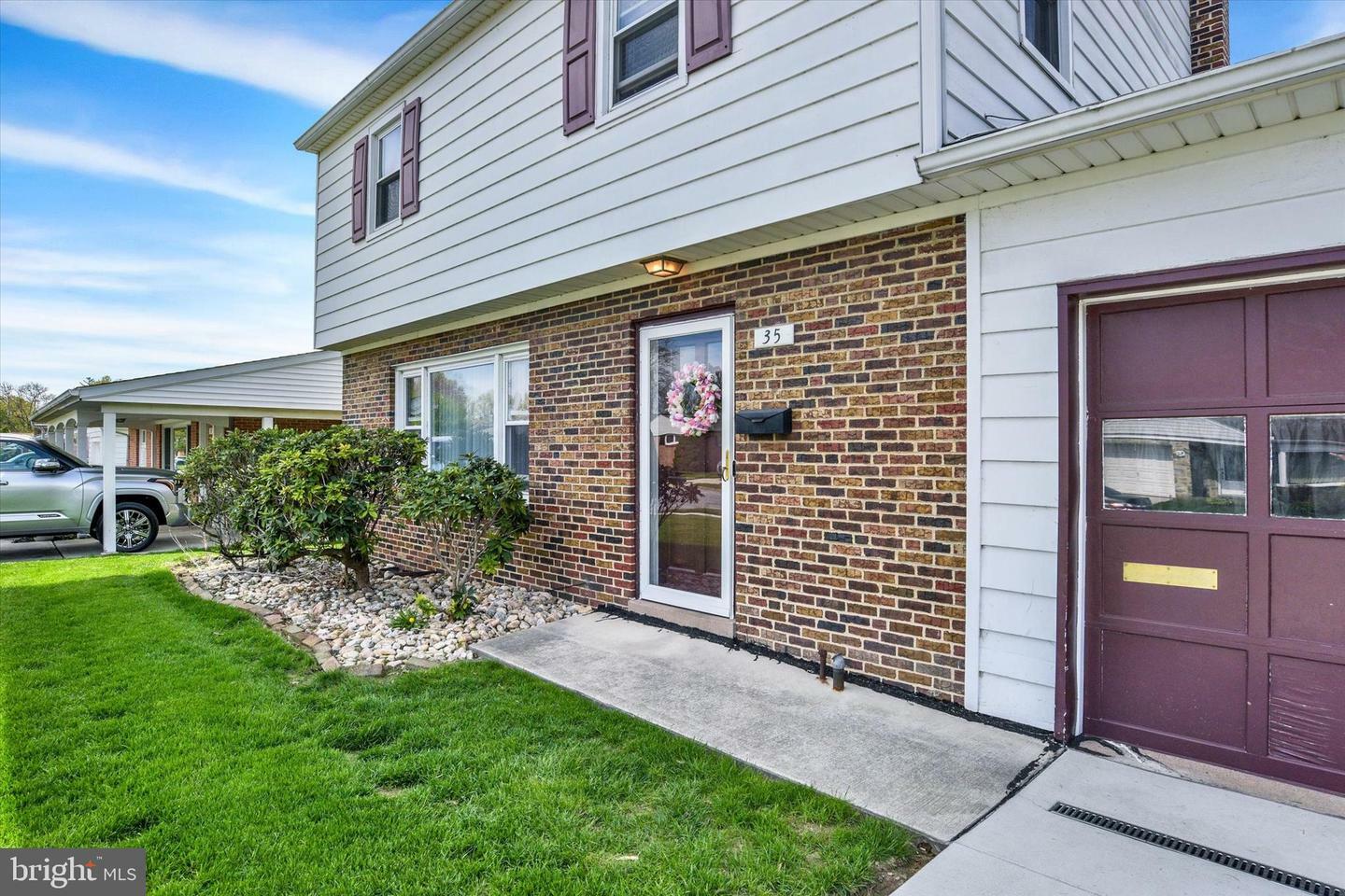 Property Photo: 35 Country Club Place W PA 17011