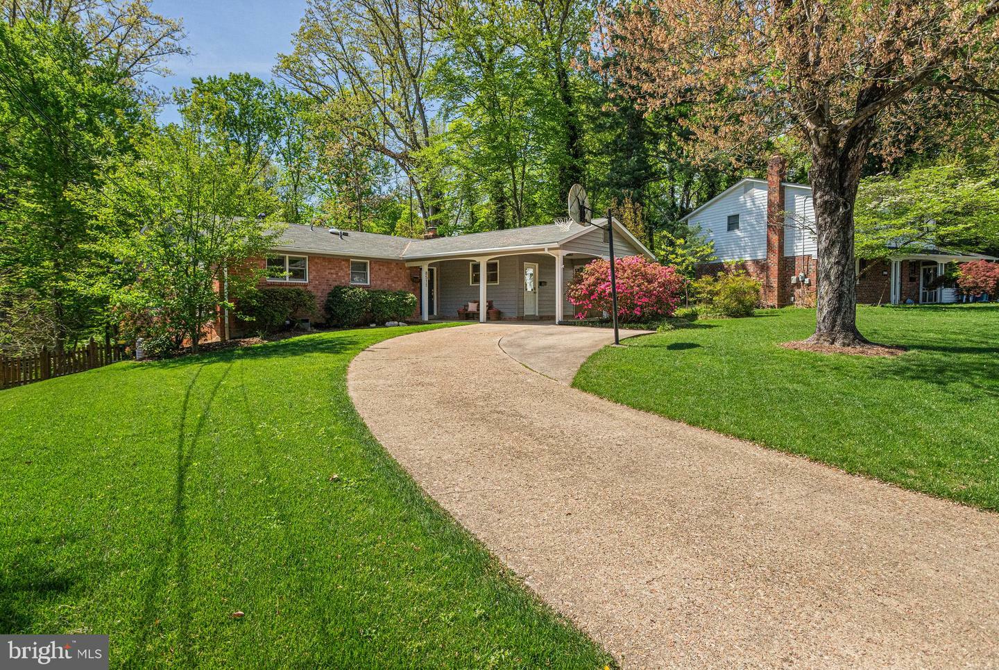 Property Photo: 8511 Parliament Drive VA 22151