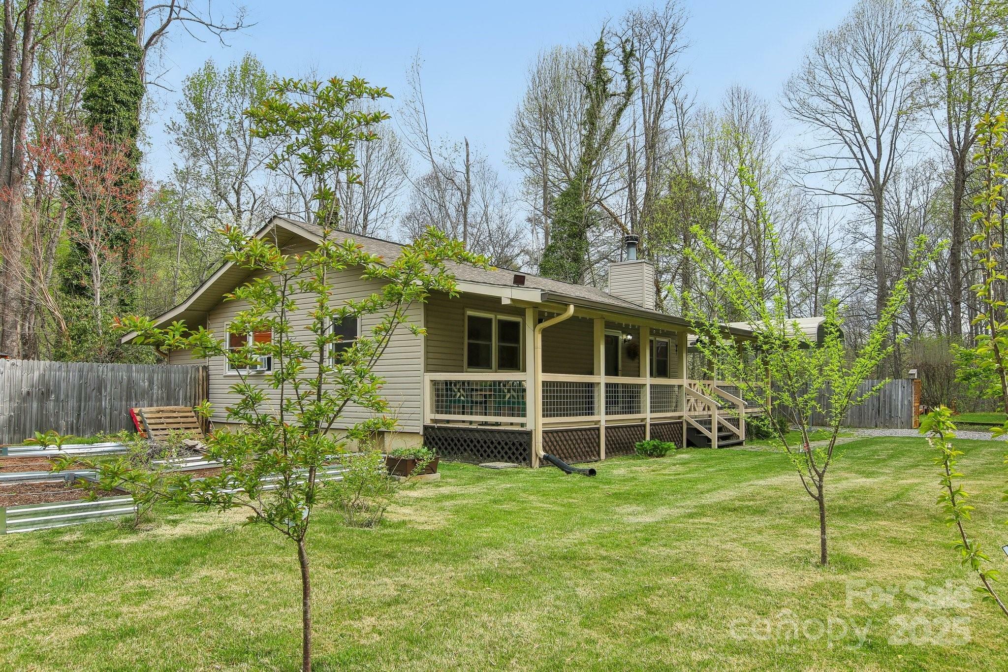 Property Photo: 31 Elizabeth Lane NC 28751