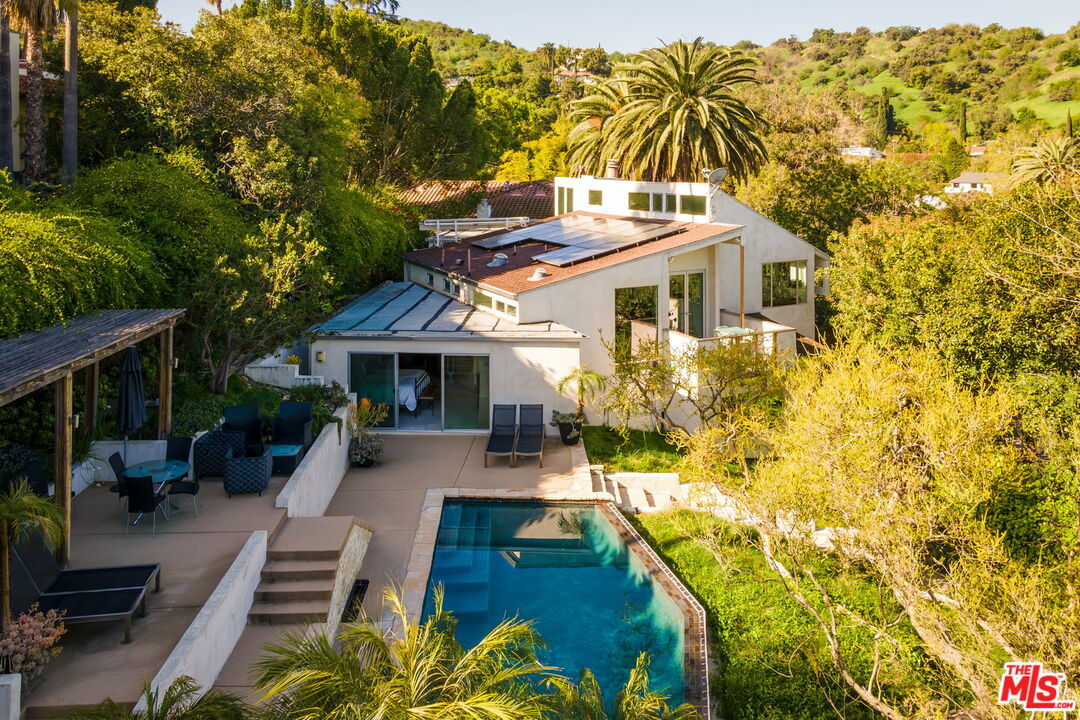 Property Photo:  14622 Valley Vista Blvd  CA 91403 
