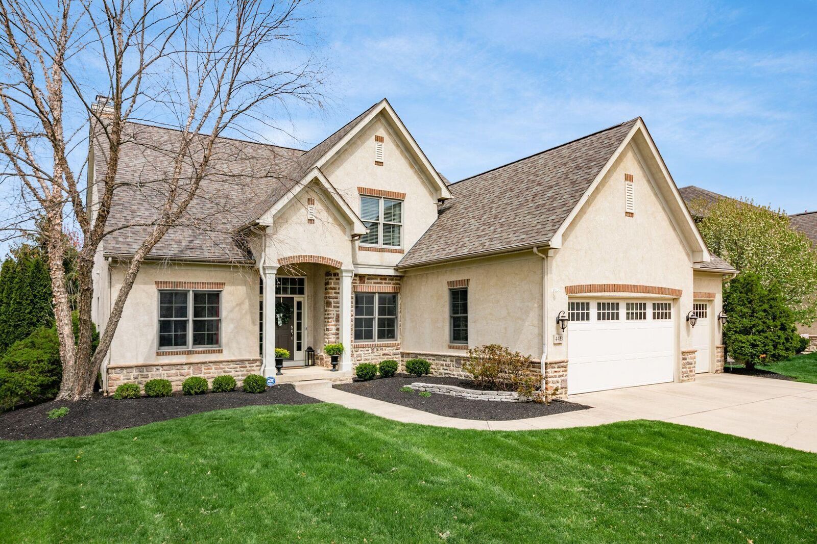 Property Photo:  4433 Village Club Drive  OH 43065 