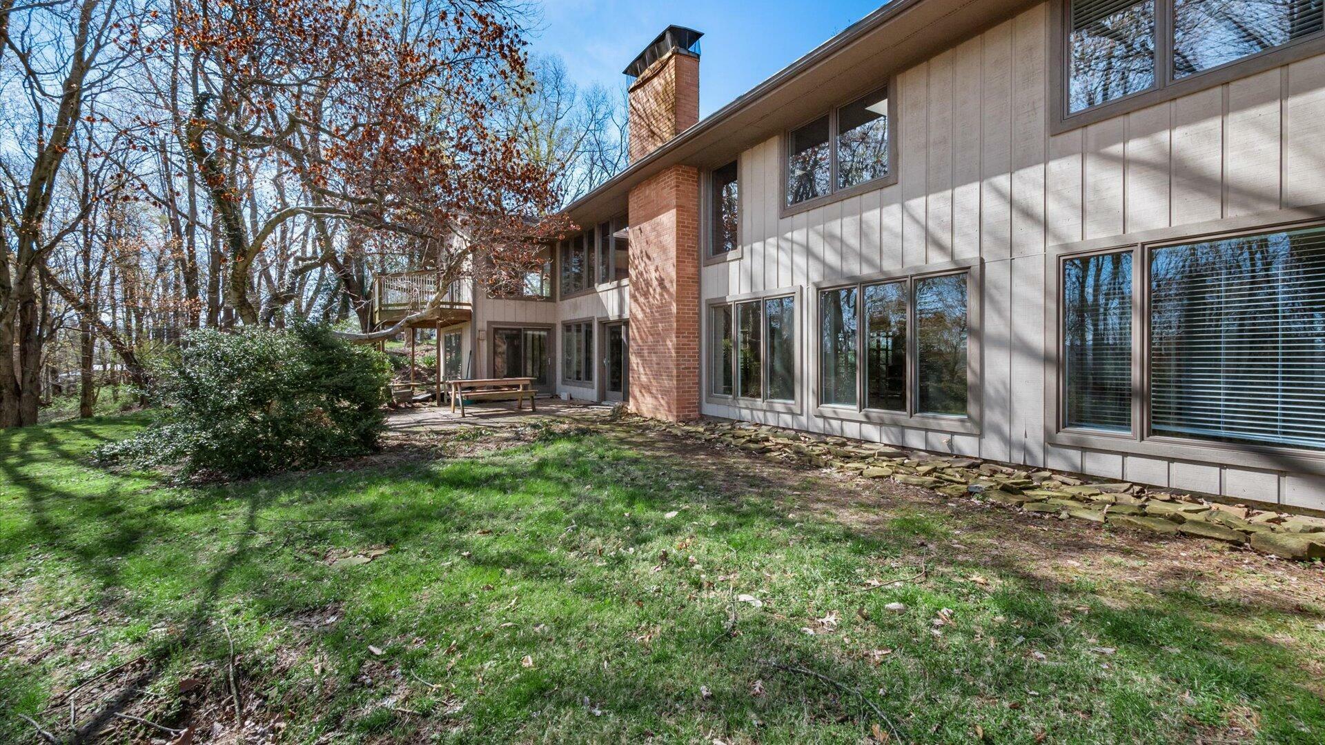 Property Photo:  560 Queens S Drive  OH 43055 