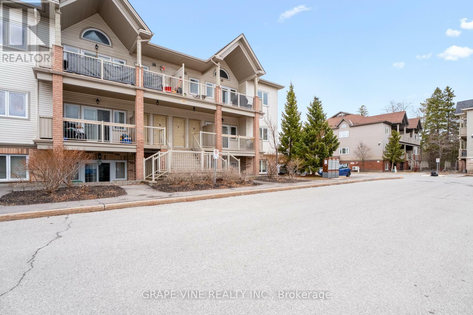 Property Photo: 1105 Stittsville Main Street H ON K2S 0C6