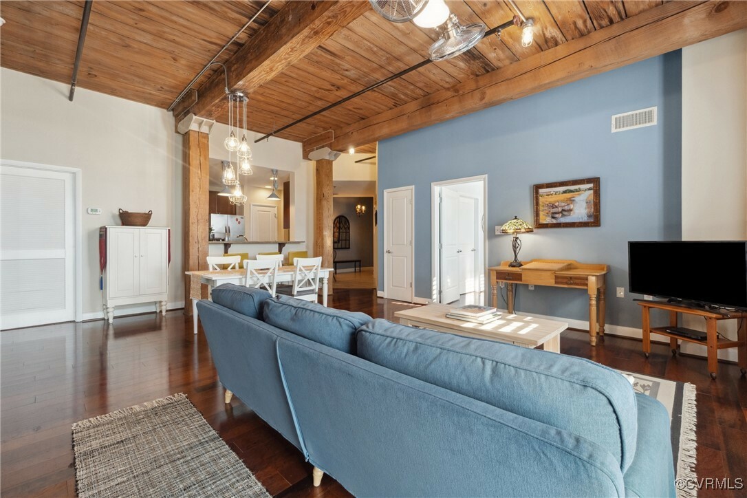 Property Photo: 251 Rocketts Way 301 VA 23231