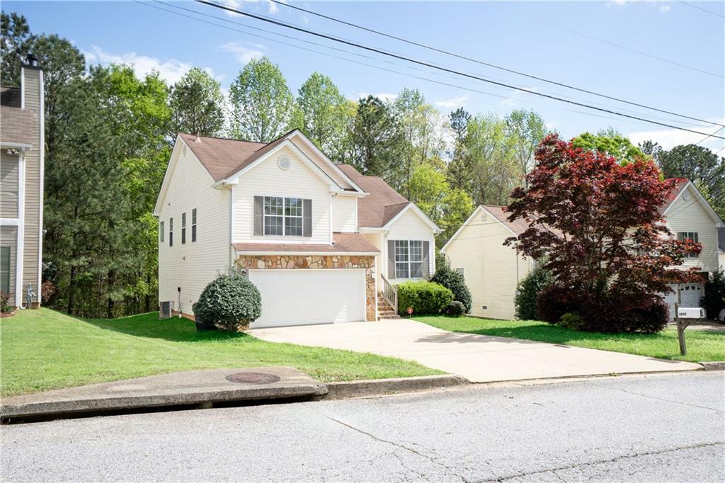 Property Photo: 4032 Robin Circle GA 30349