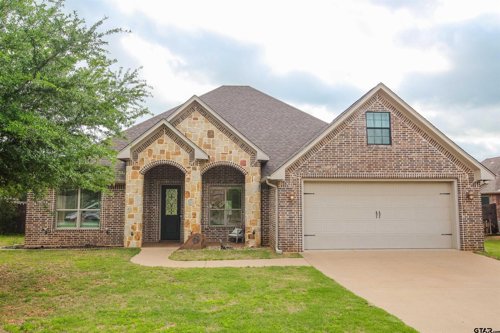 Property Photo:  1005 Crescent Hill Ct  TX 75757 