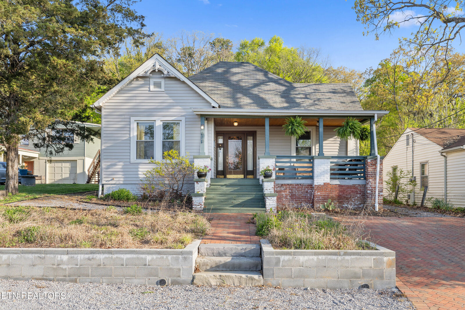 Property Photo: 613 Farragut Ave TN 37917