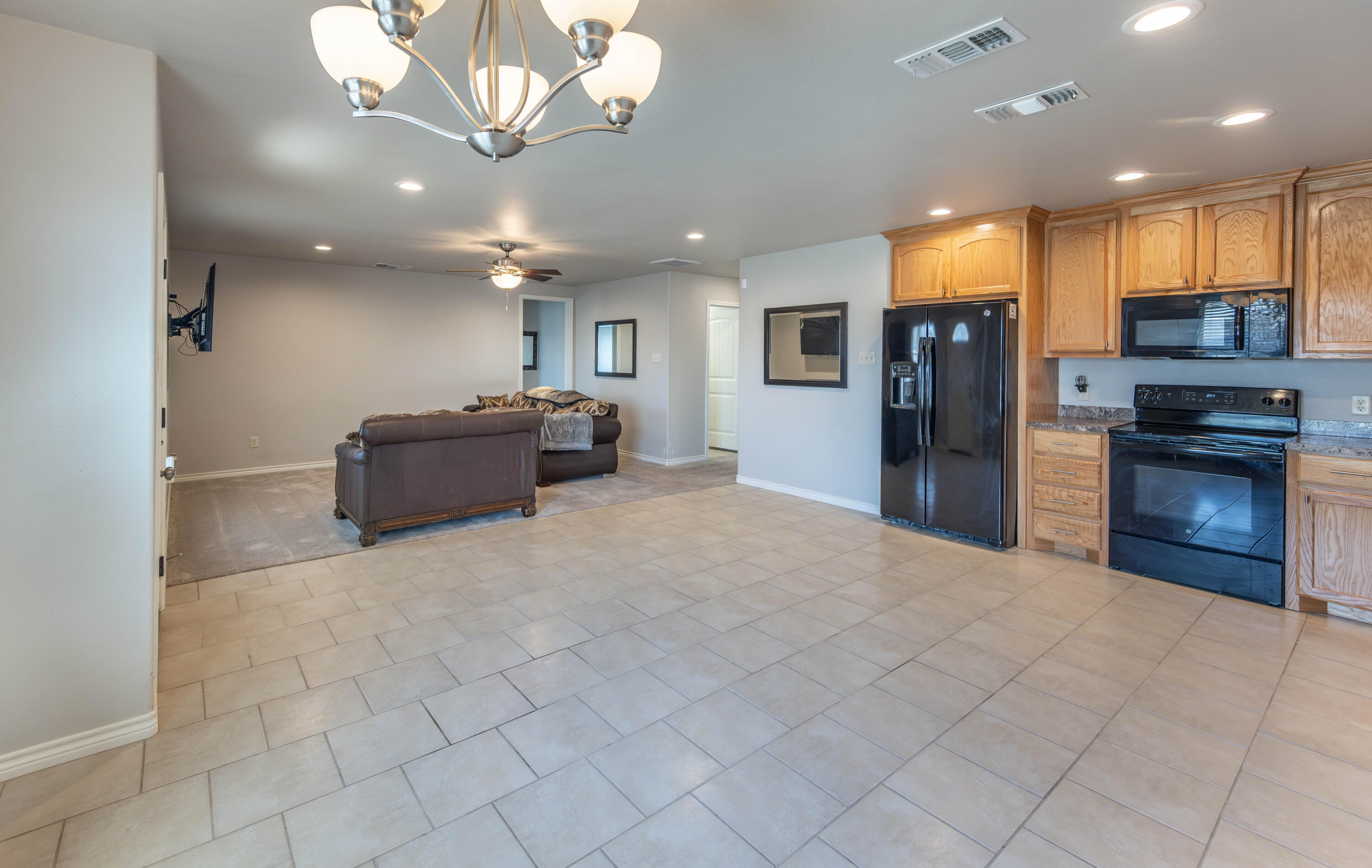 Property Photo: 1820 E Harvard Street TX 79403
