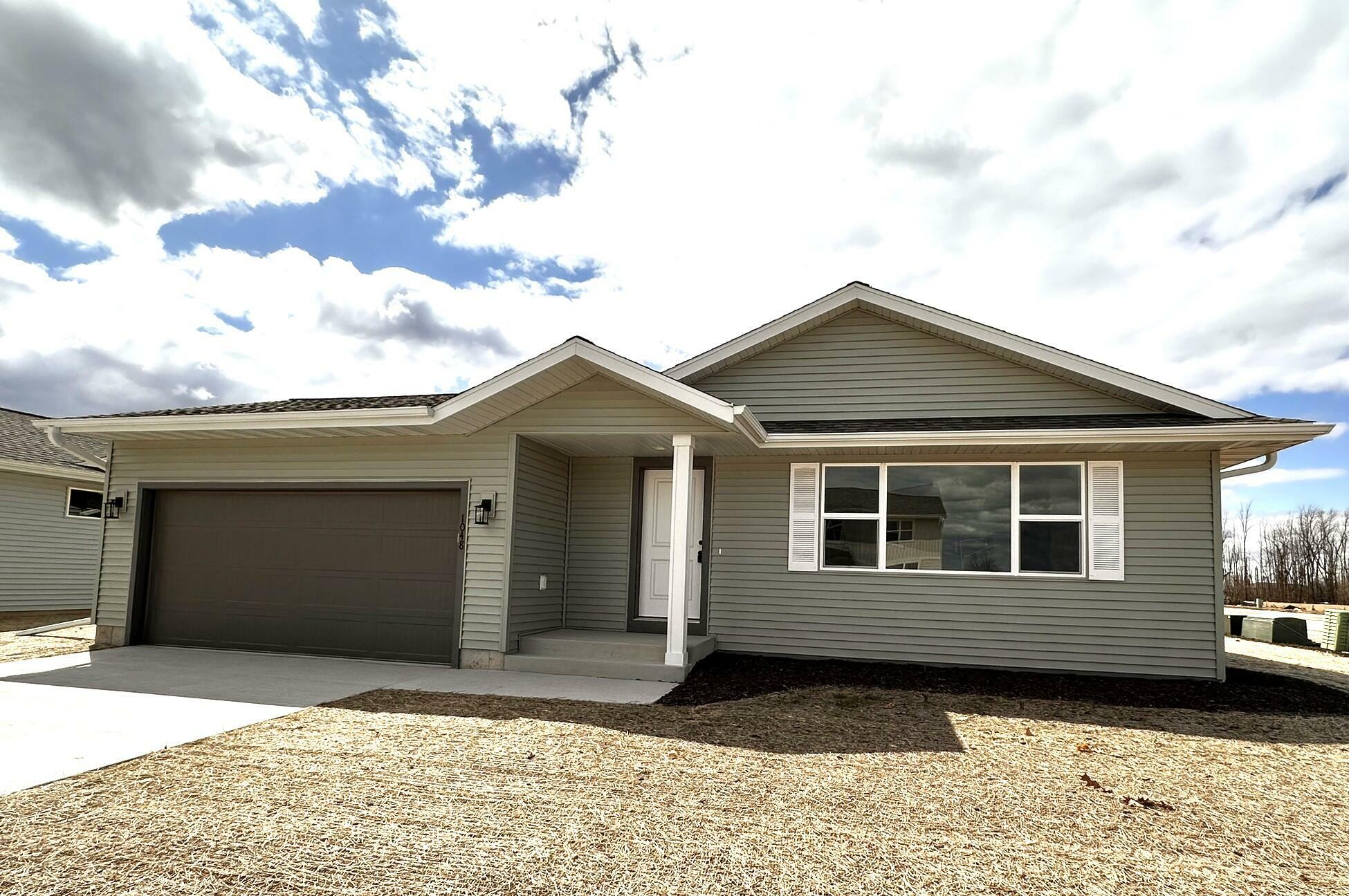 Property Photo: 1048 McNish Ct WI 53085