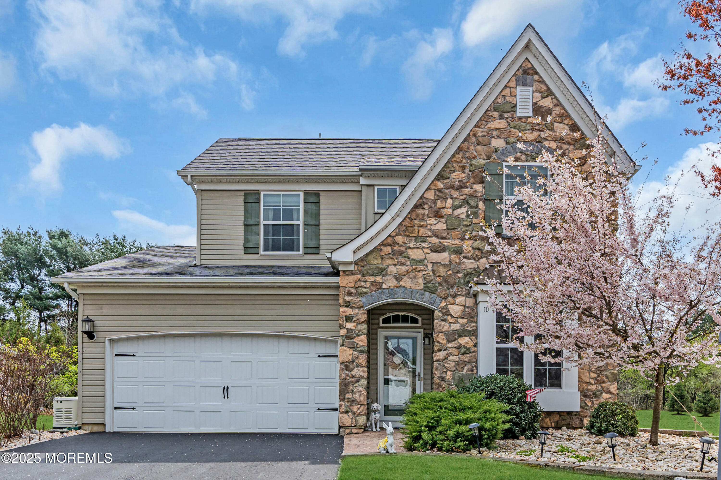 10 E Black Heath Court  Farmingdale NJ 07727 photo