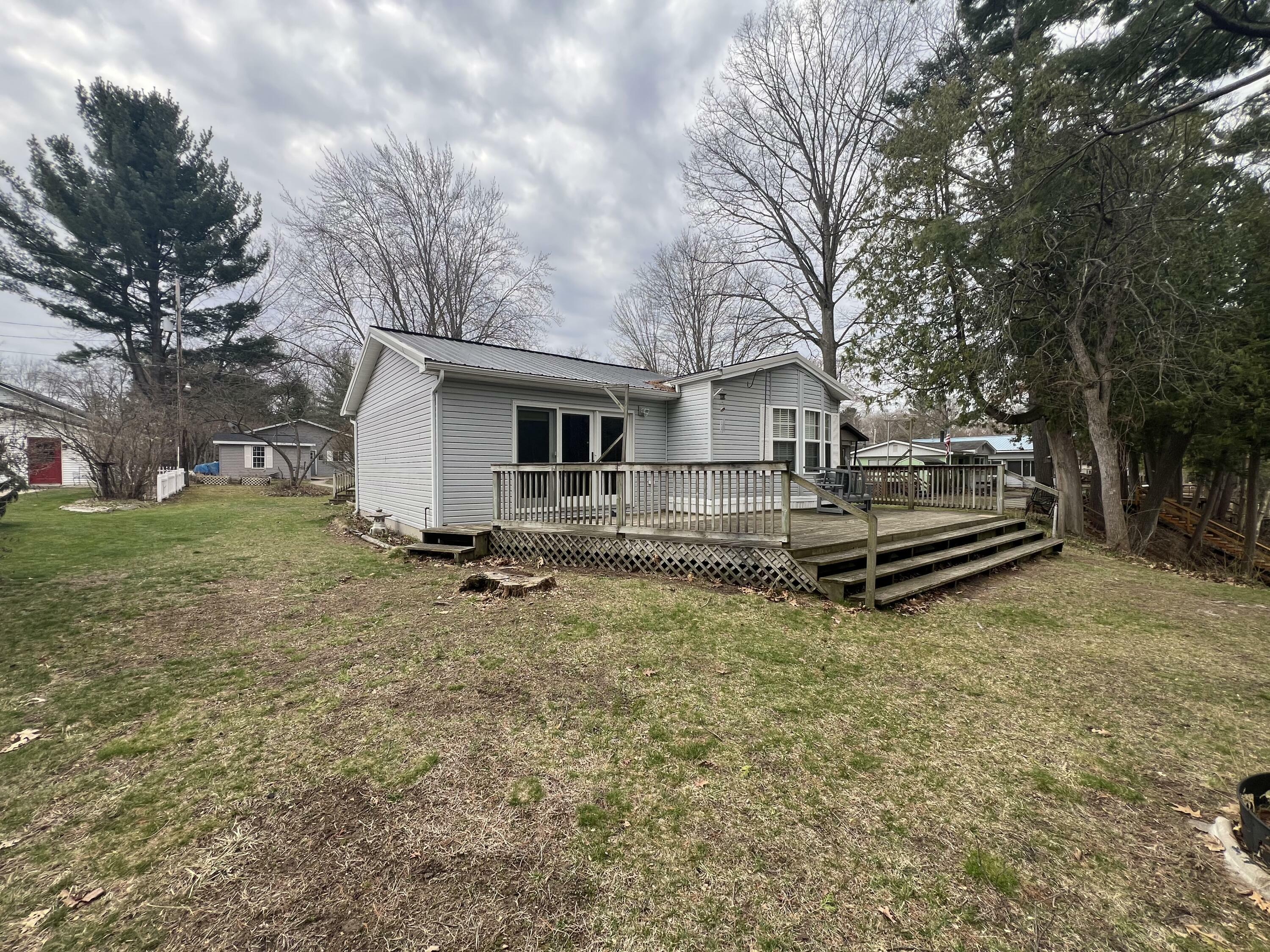Property Photo: 6219 E Dave Street MI 49337