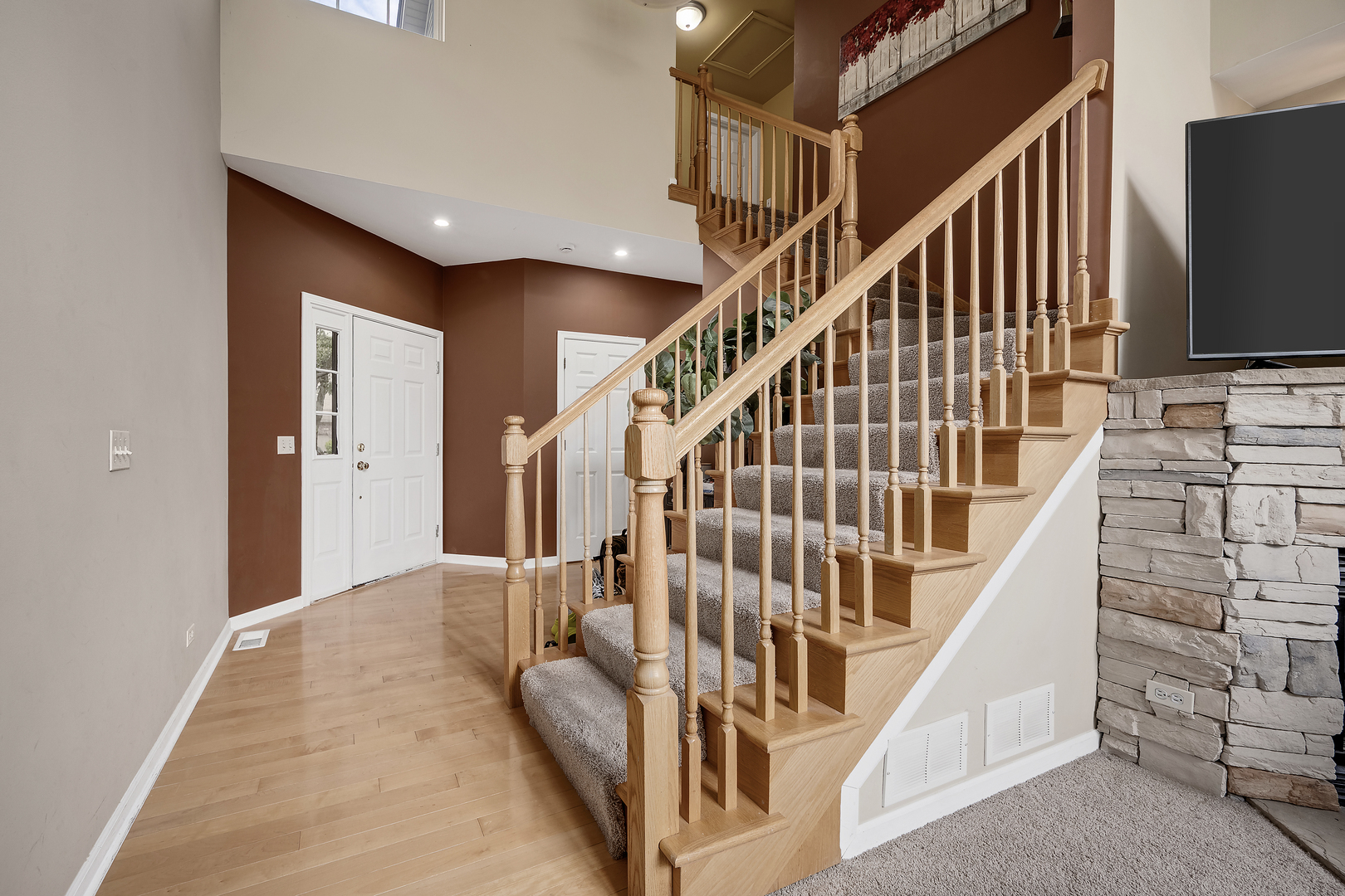 Property Photo: 1225 Oakleaf Court IL 60506