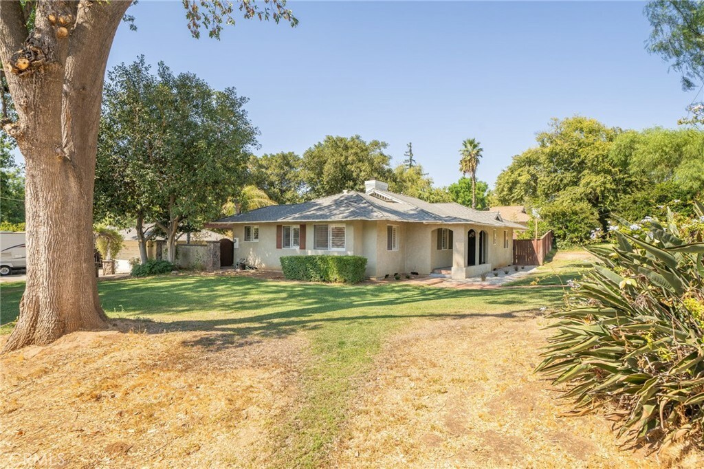 1995 Rincon Avenue  Riverside CA 92506 photo