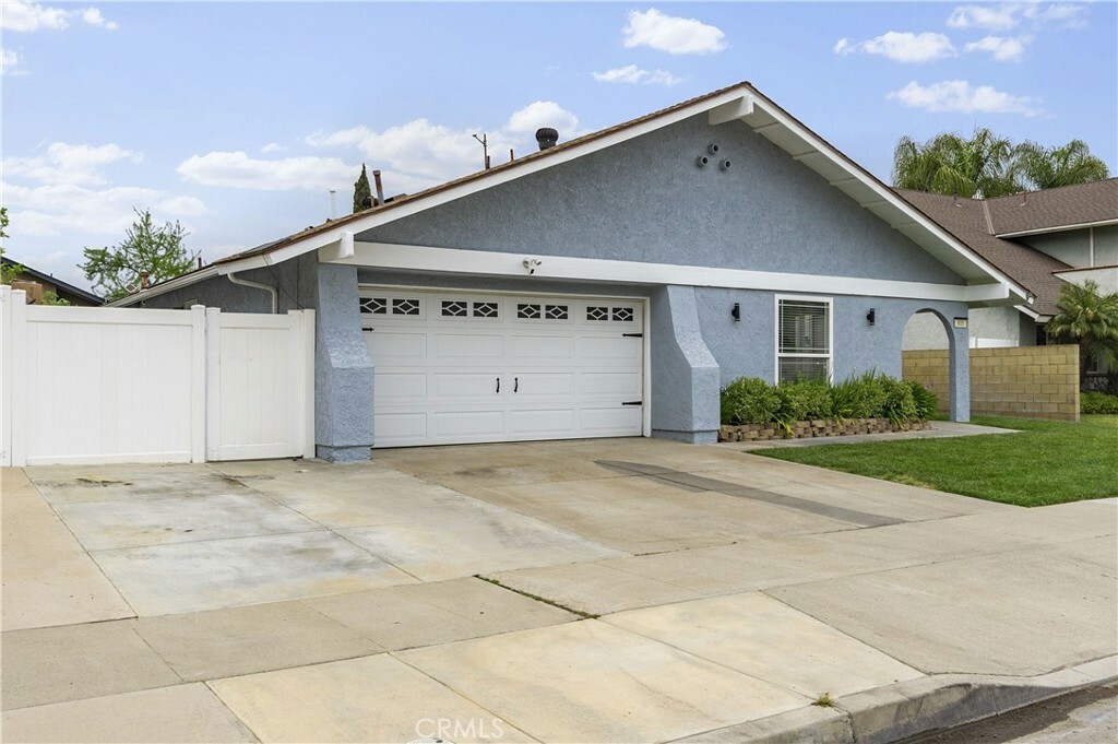 805 W Brentwood Avenue  Orange CA 92865 photo