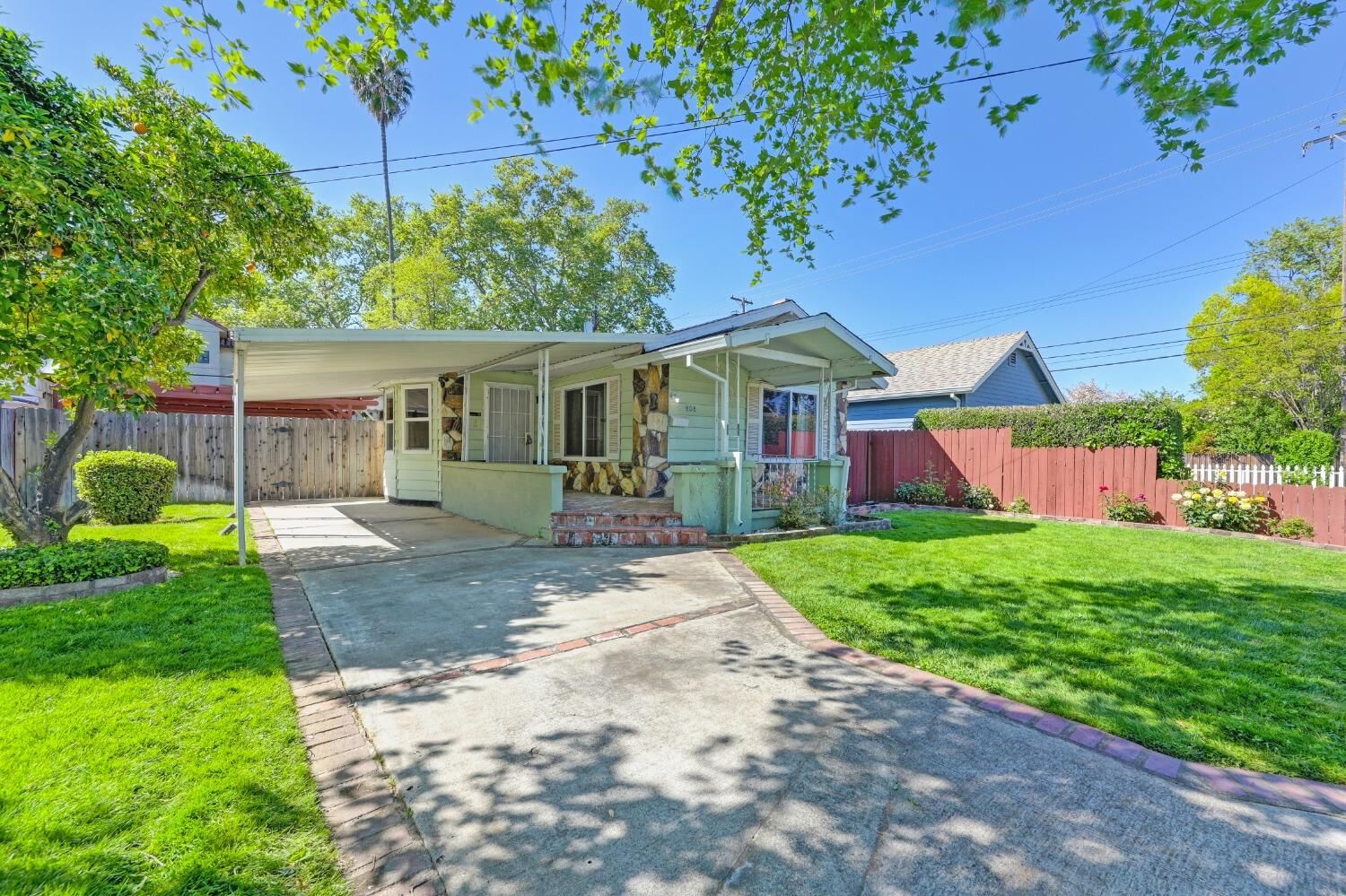 Property Photo:  808 50th Street  CA 95819 