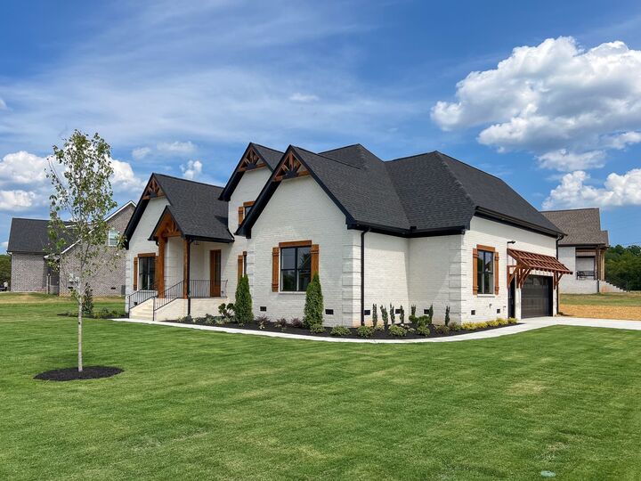 Property Photo: 902 Apple Blossom Trl TN 37160