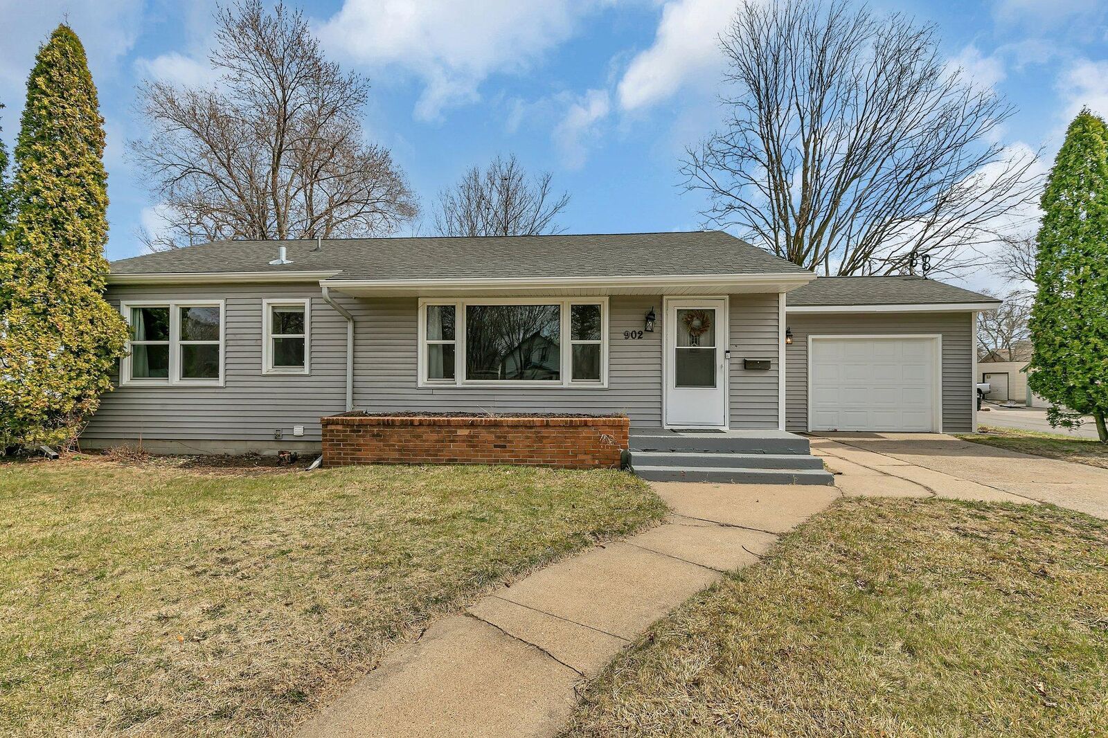Property Photo:  902 10th Avenue N  MN 56303 