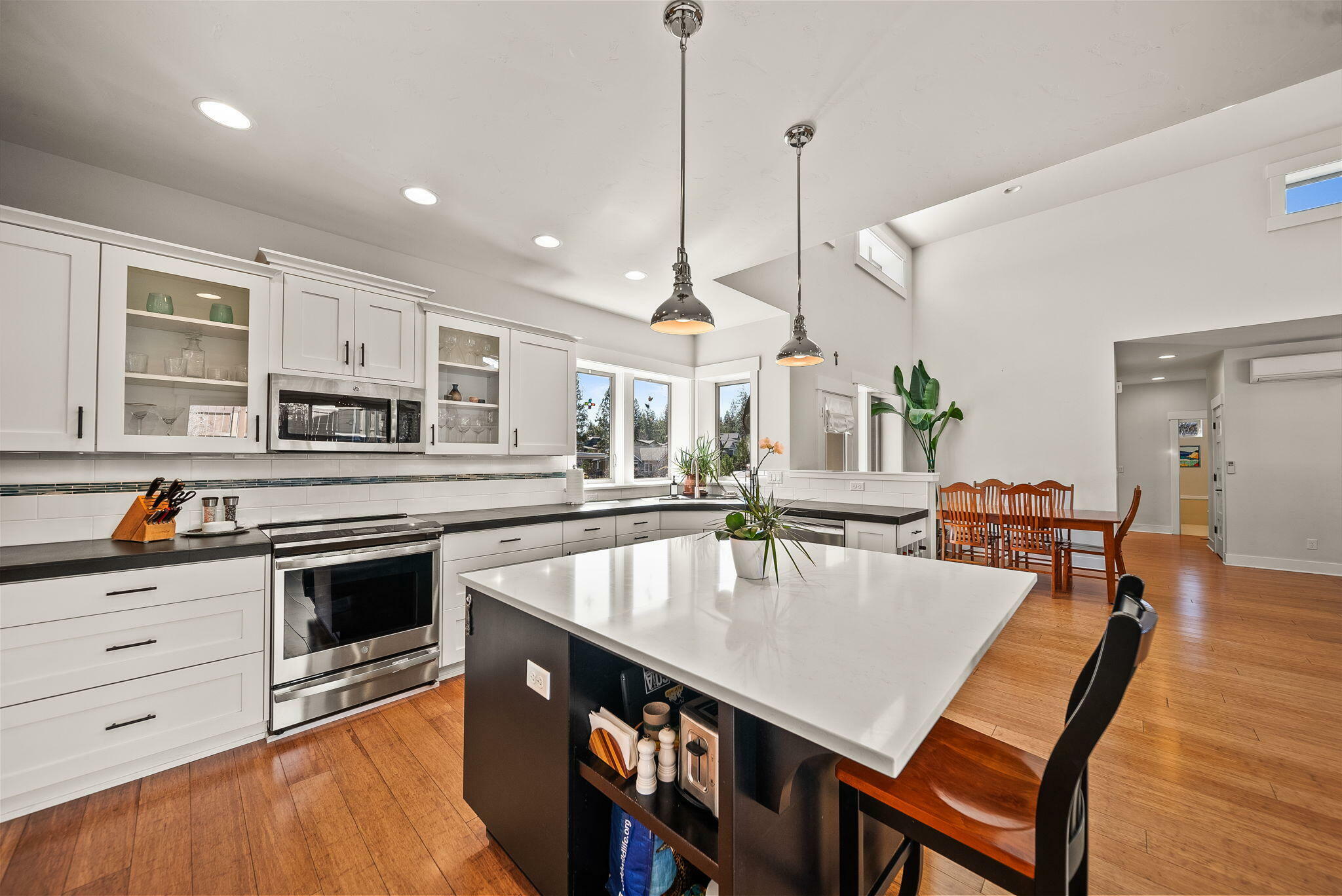 Property Photo: 2446 NW Drouillard Avenue OR 97703