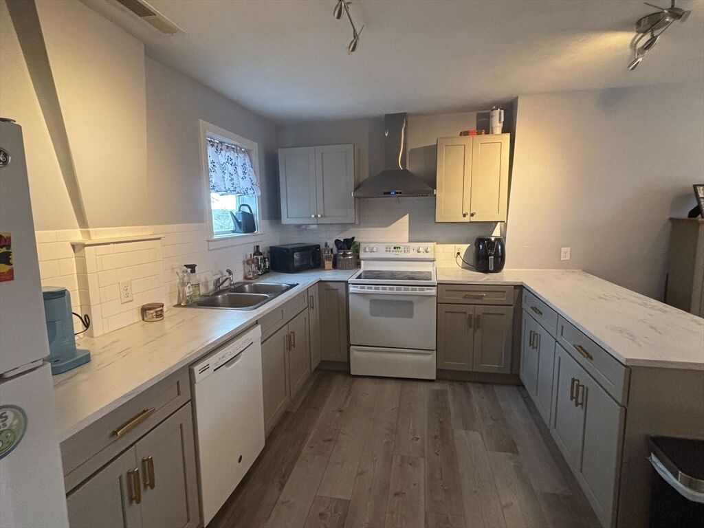 Property Photo: 4 Pearl St 5 MA 01432