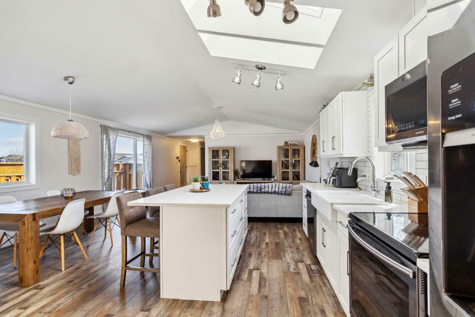 Property Photo:  540 McKinlay Crescent  AB T9K 2R6 