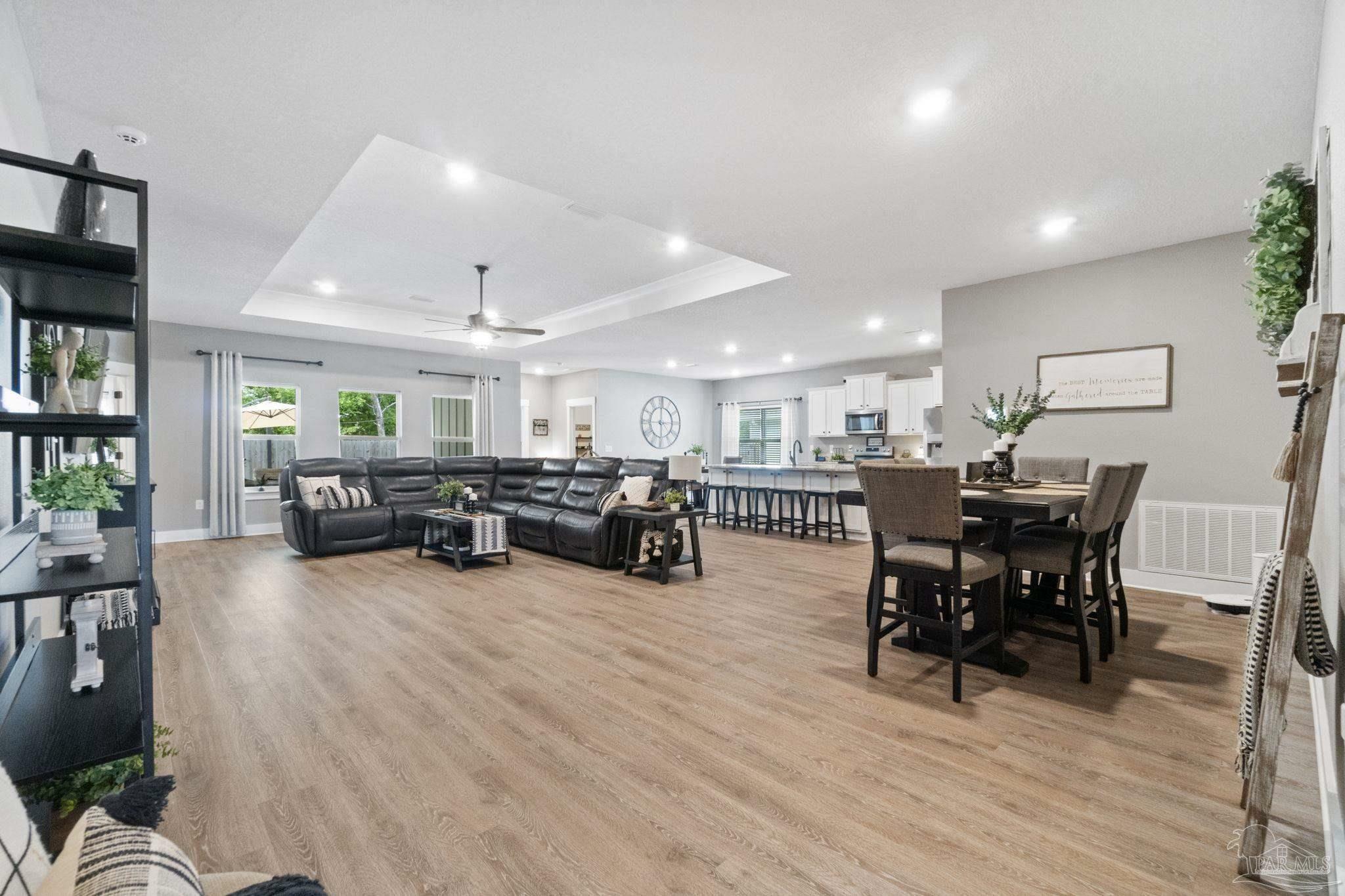 Property Photo: 4466 Water Leaf Cv FL 32563