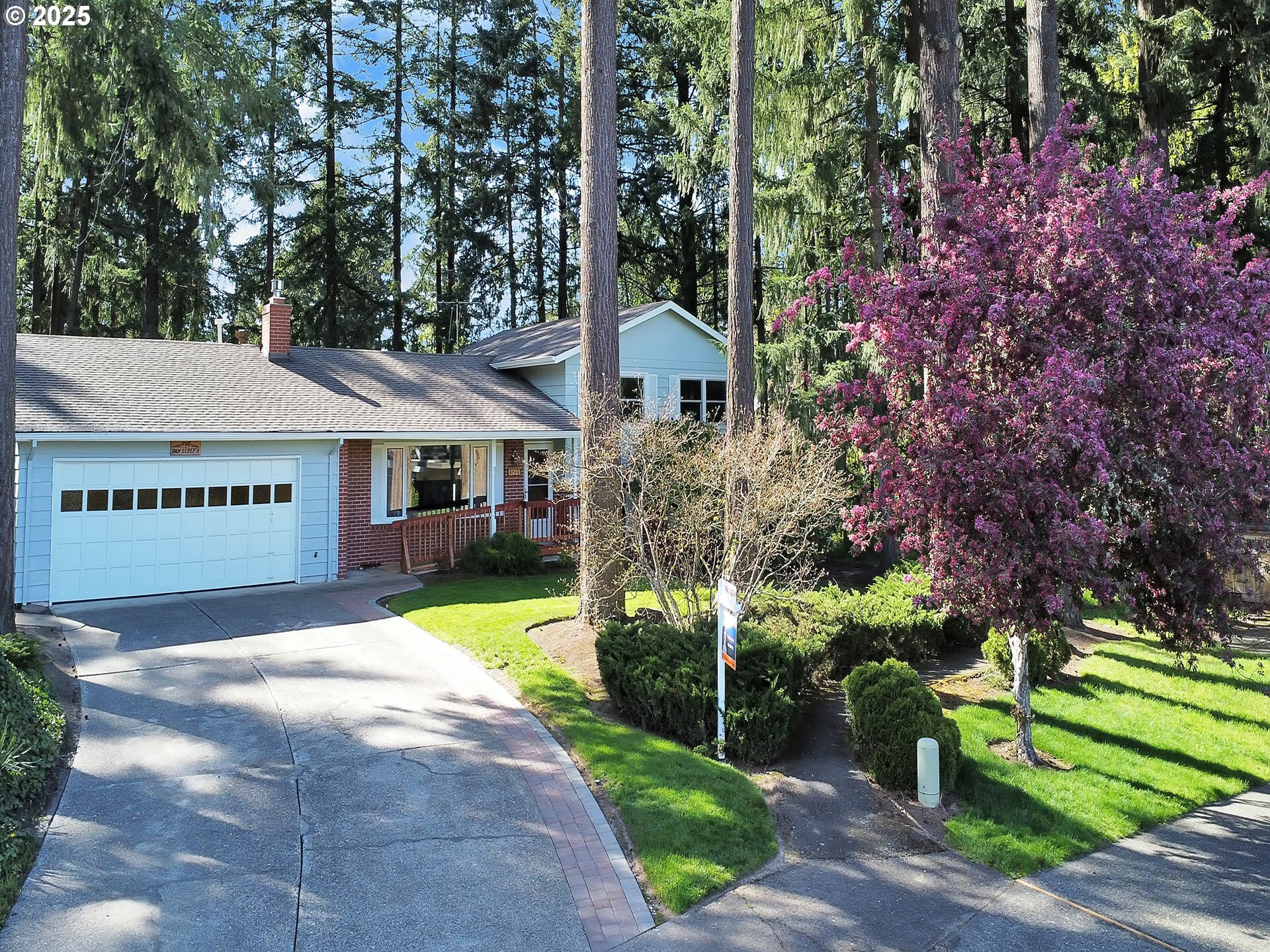 Property Photo: 13205 SW Heather Ct OR 97008
