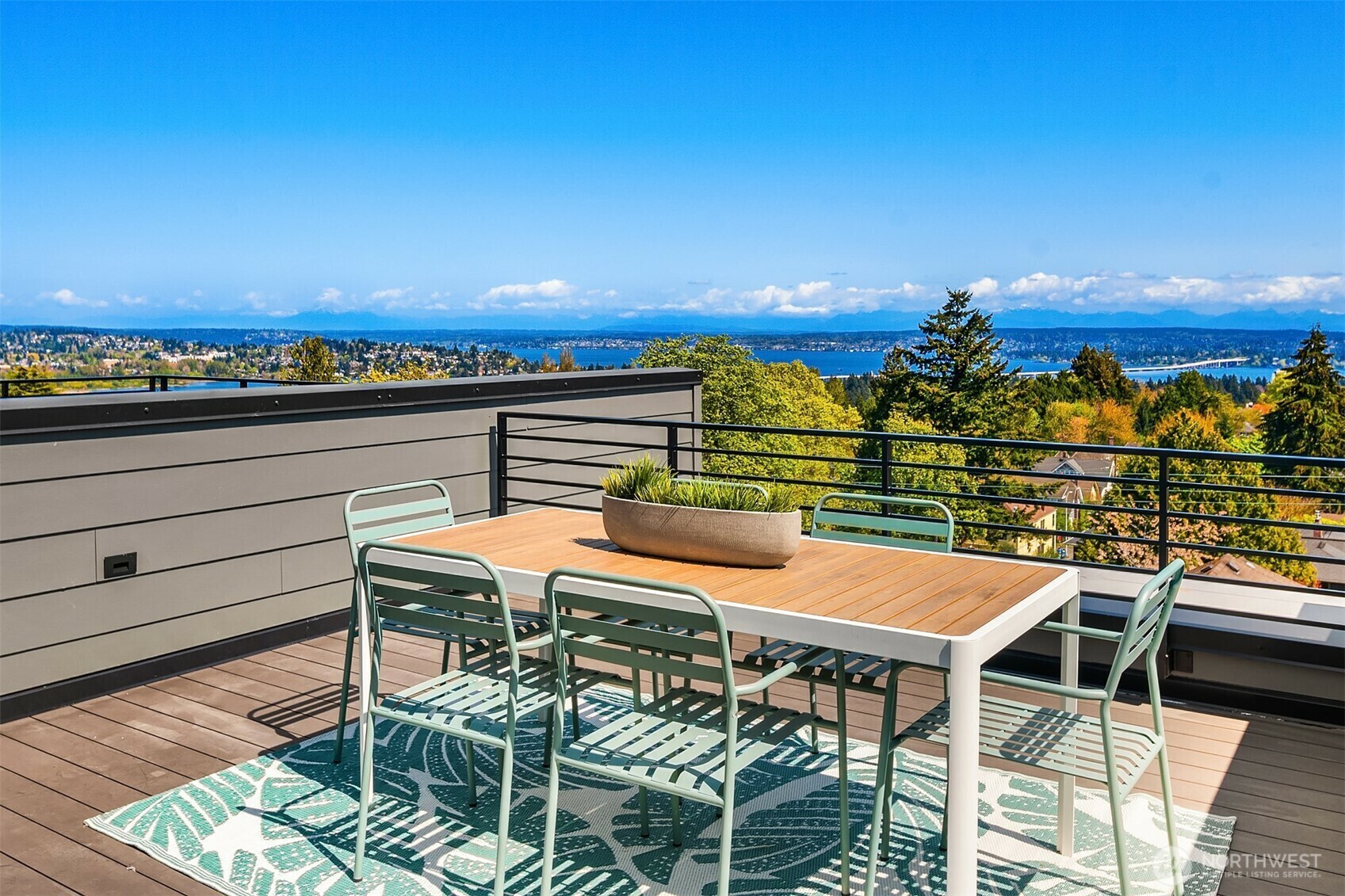 Property Photo: 1242 15th Avenue E WA 98112