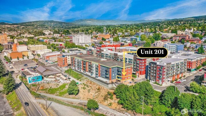 Property Photo:  1015  Railroad Avenue 201  WA 98225 