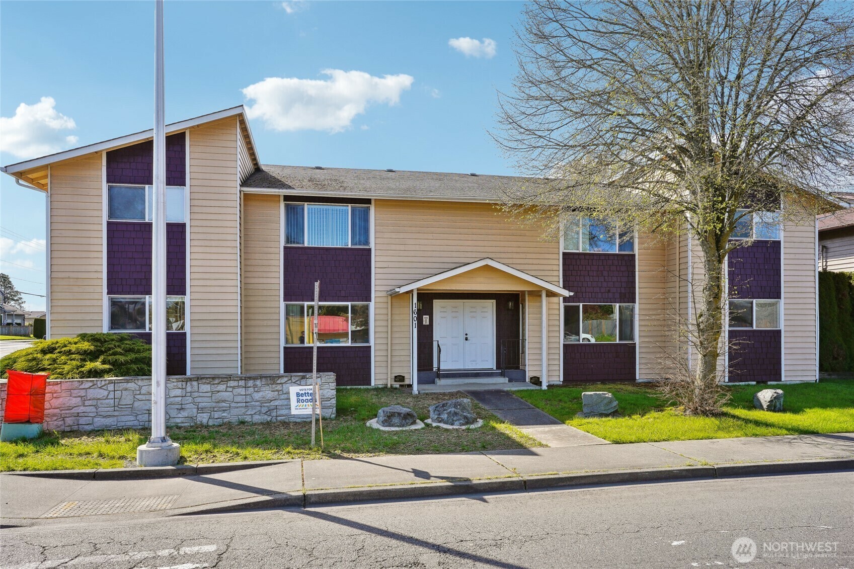 1601  Norpoint Way NE  Tacoma WA 98422 photo