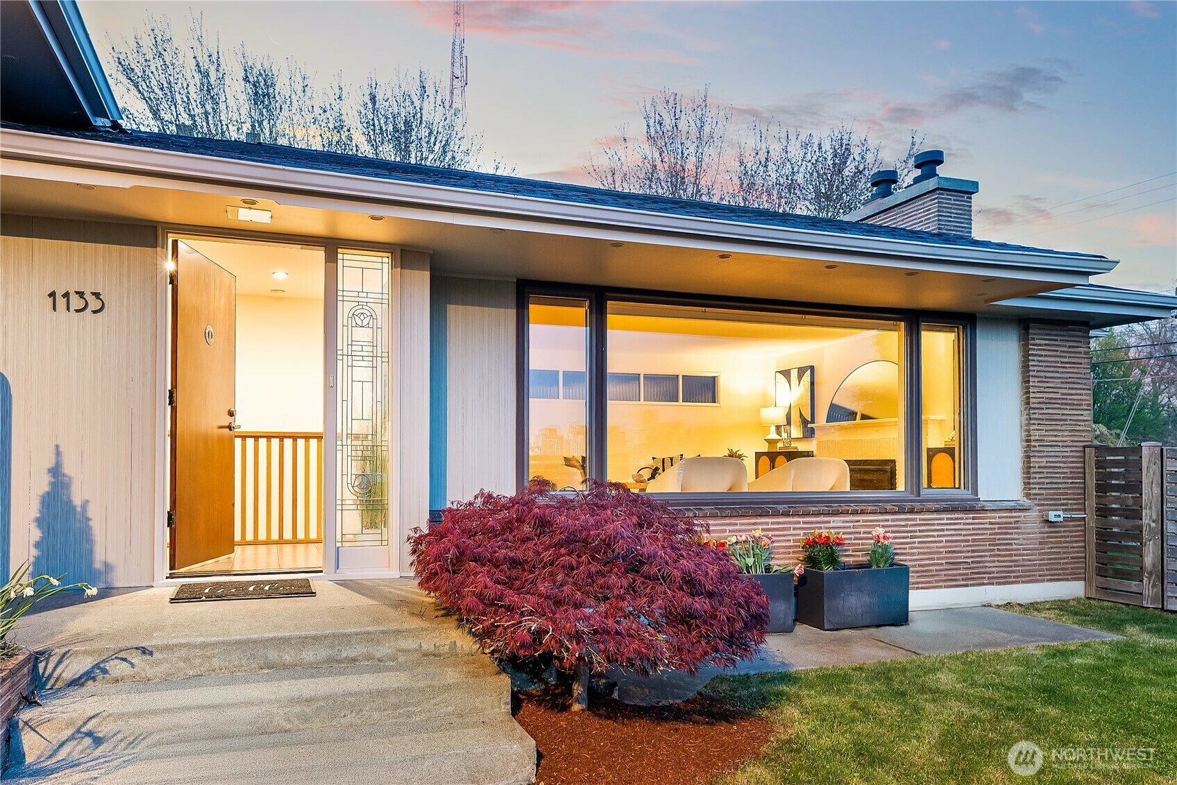 Property Photo:  1133  Bigelow Avenue N  WA 98109 