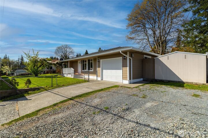 Property Photo: 7820 Upper Ridge Road WA 98203