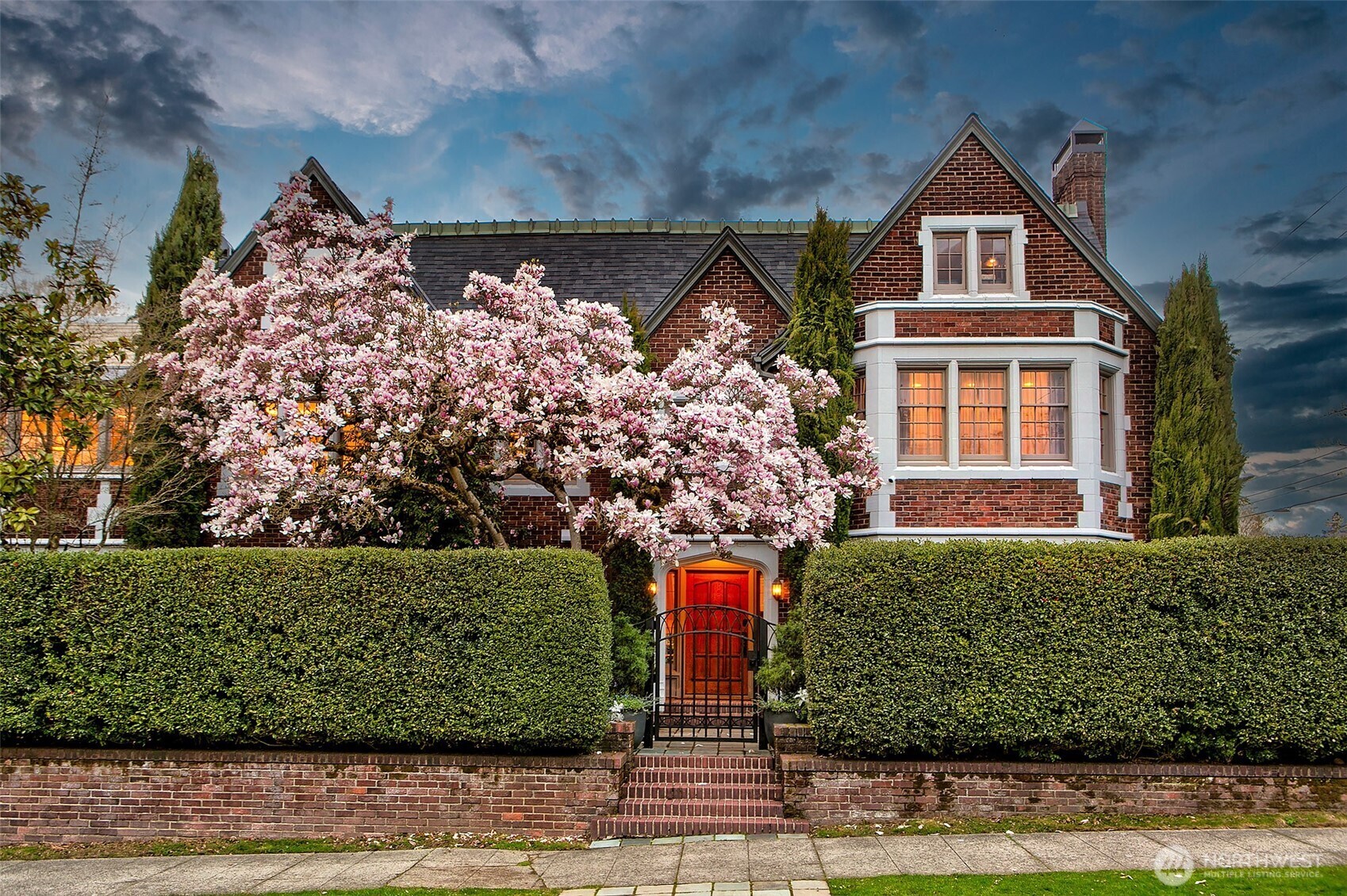 Property Photo: 1014 E Galer Street WA 98102